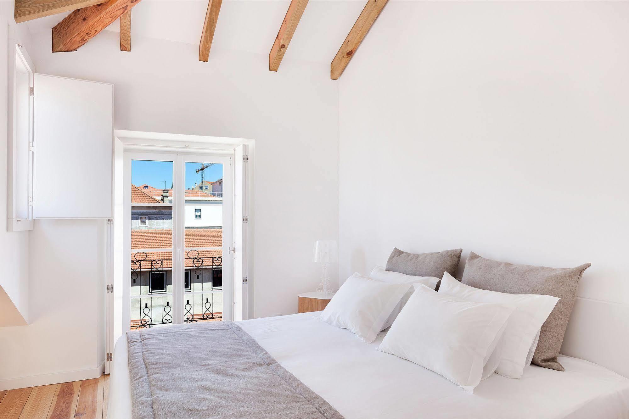 Hello Lisbon Sao Bento Boutique Apartments Bagian luar foto