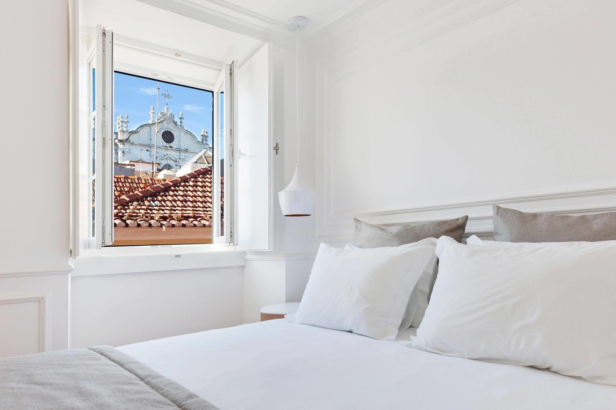 Hello Lisbon Sao Bento Boutique Apartments Bagian luar foto