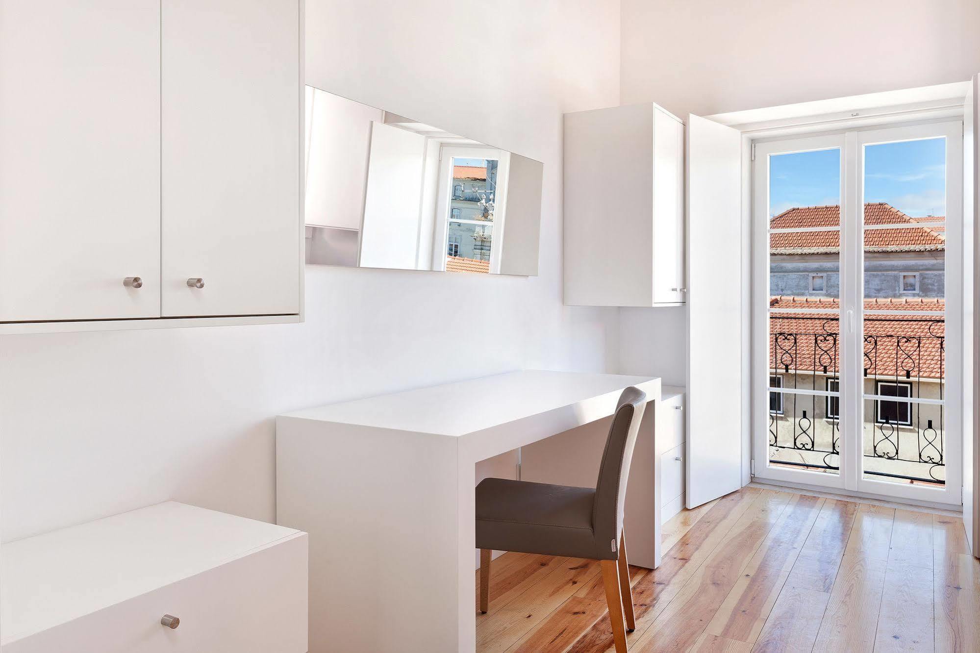 Hello Lisbon Sao Bento Boutique Apartments Bagian luar foto