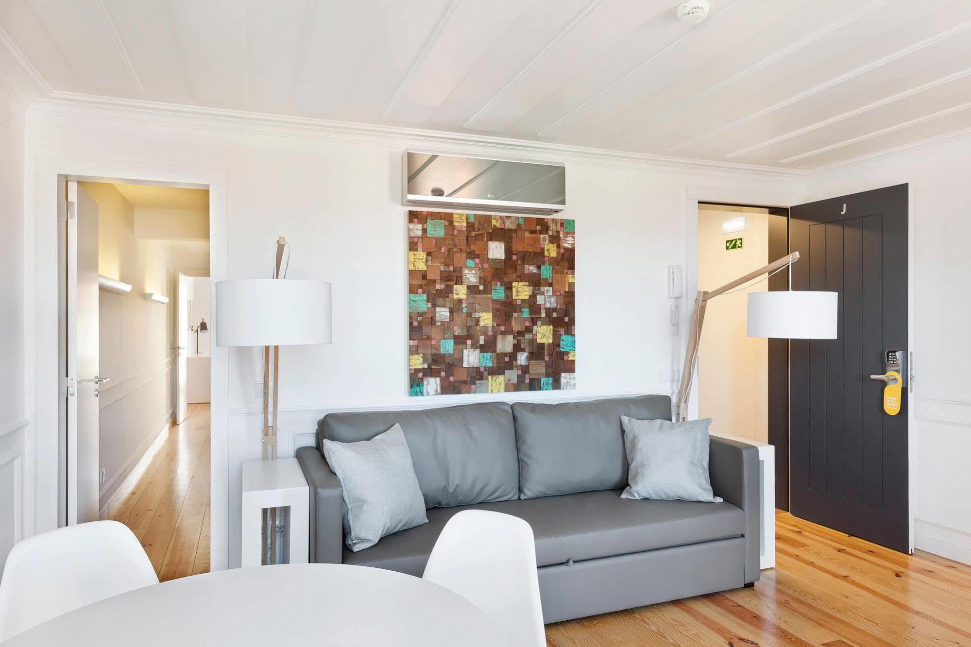 Hello Lisbon Sao Bento Boutique Apartments Bagian luar foto