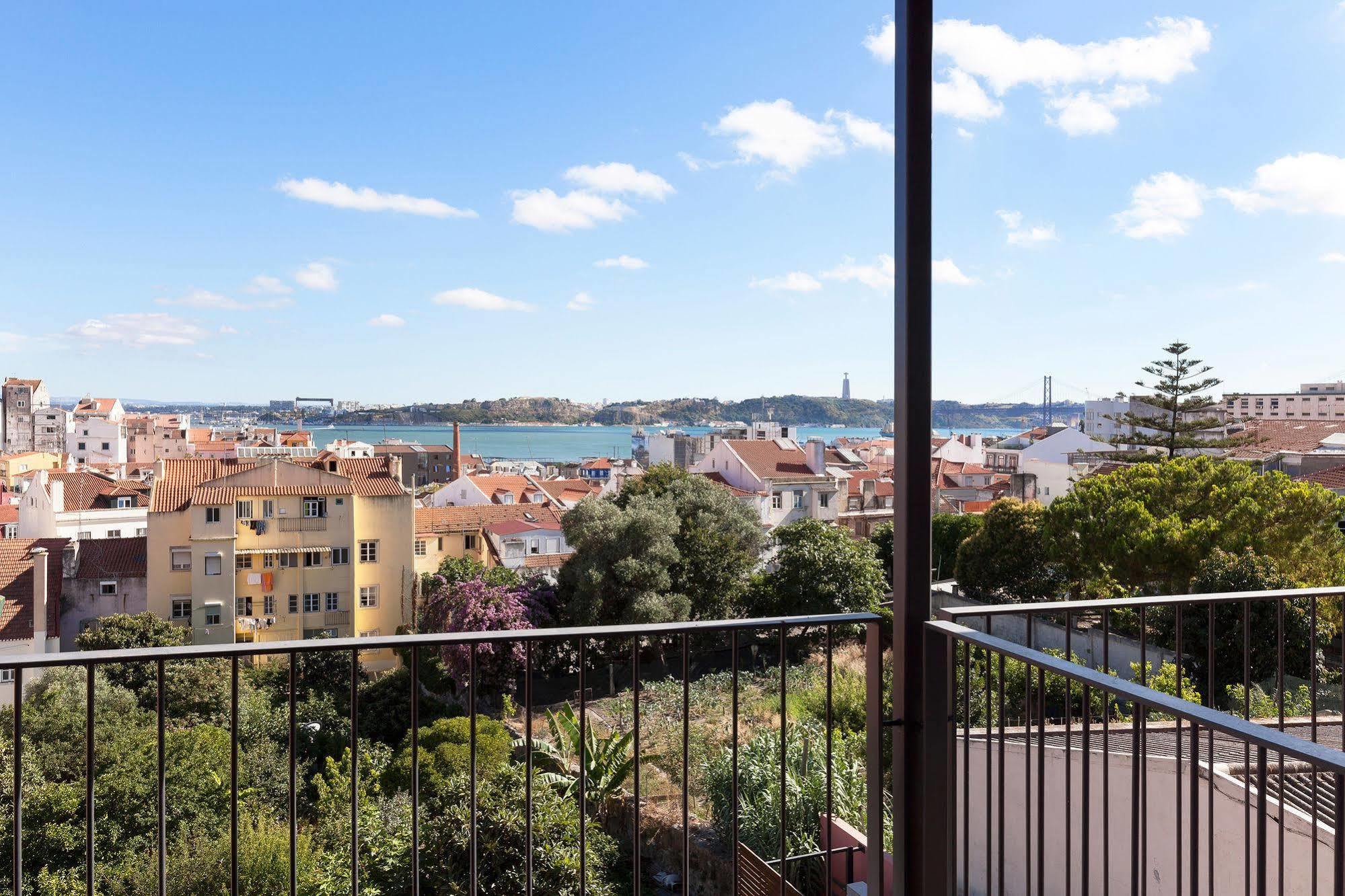 Hello Lisbon Sao Bento Boutique Apartments Bagian luar foto