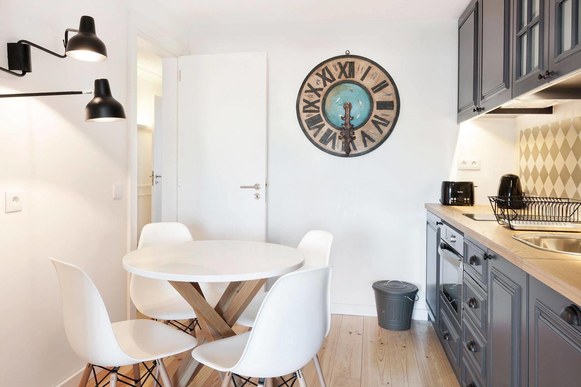 Hello Lisbon Sao Bento Boutique Apartments Bagian luar foto